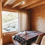 Διαμέρισμα Hus - *
